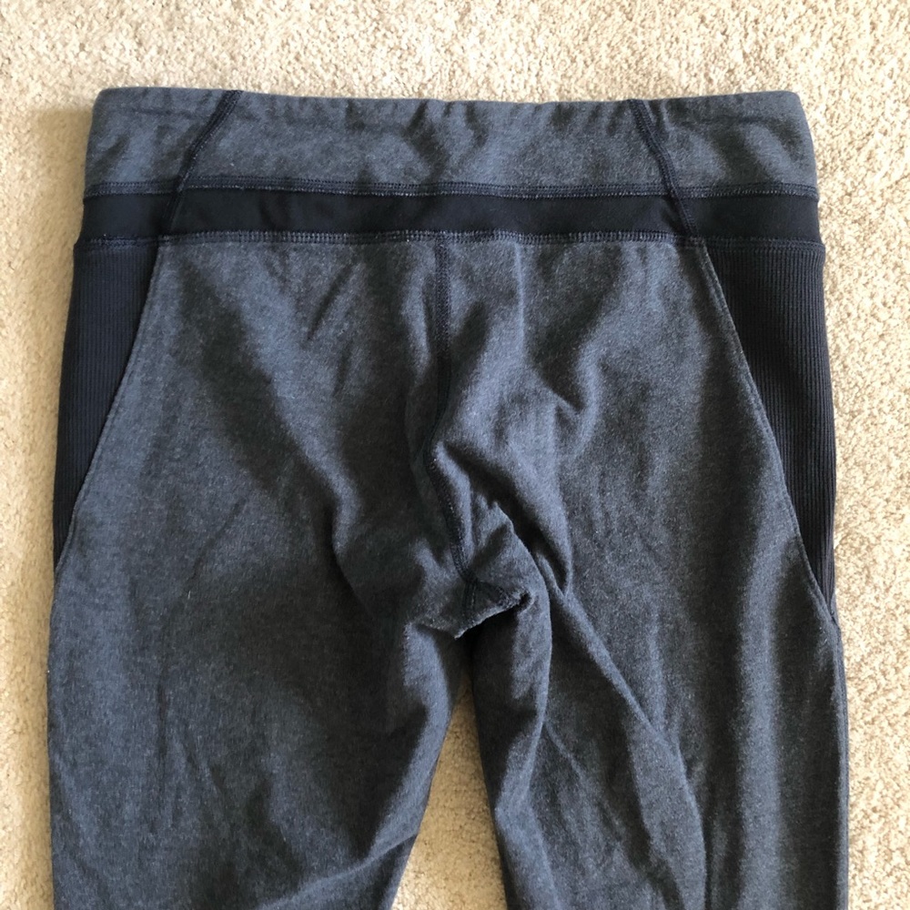 Lululemon Refine Crop Legging Heathered Black / Black size 6 - Picture 8 of 11